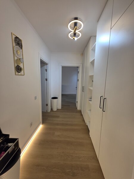 Tineretului, 5 minute metrou, pe strada Poenari, renovat, mobilat, utilat