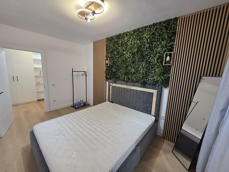 Tineretului, 5 minute metrou, pe strada Poenari, renovat, mobilat, utilat